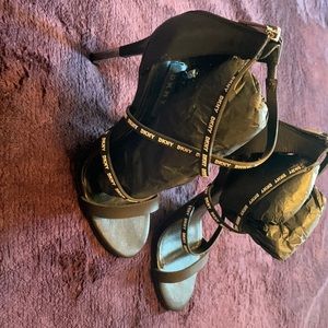 Brand: DKNY, size 7, color black